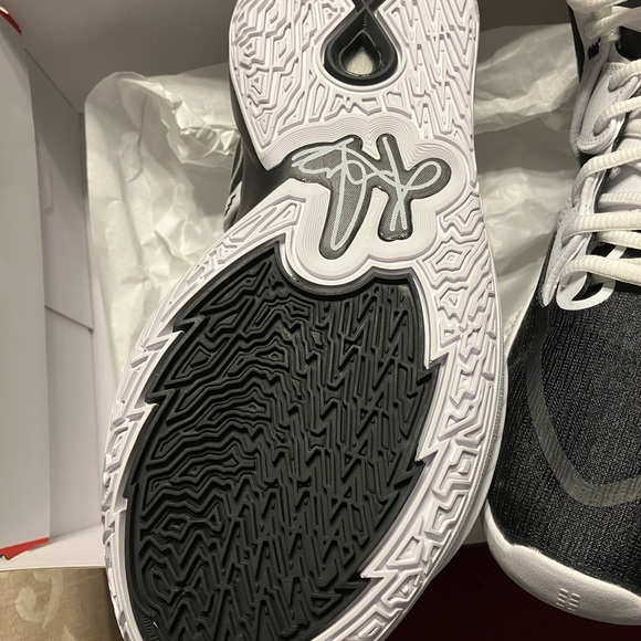 Nike Kyrie Infinity 4 TB Men Shoe - Picture 6 of 6